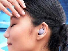 Słuchawki douszne Samsung wydane w ciągu ostatnich pięciu lat (na zdjęciuGalaxy Buds2 Pro) nie oferują żadnego śledzenia biometrycznego. (Źródło zdjęcia: Samsung)