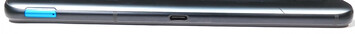 Po lewej: gniazdo SIM, port USB-C