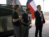 Elon Musk ogłasza Teslę Lithium obok Cybertrucka w Teksasie (zdjęcie: Tesla)