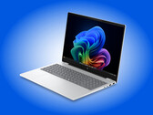 Nowy model HP OmniBook 7 16 jest również wyposażony we wbudowaną klawiaturę numeryczną.