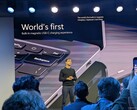 Pavan Davuluri prezentuje magnetyczną ładowarkę USB-C dołączaną do każdego laptopa Surface Ultra