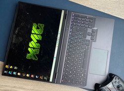 XMG Neo 16 (Early 24) został dostarczony przez firmę Schenker.