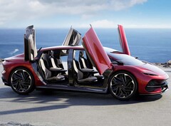 Oprócz bardzo aerodynamicznej konstrukcji, elektryczny sportowy sedan od Aehra ma motylkowe drzwi (Zdjęcie: Aehra)