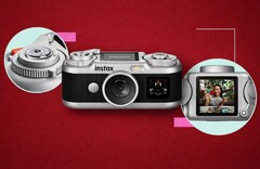 Aparat cyfrowy Fujifilm Instax Pal 2 jest wyposażony w fizyczne elementy sterujące i charakteryzuje się stylistyką retro.