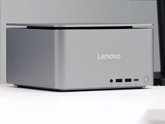 Konfiguracja z najwyższej półki wyposażona jest w desktopową kartę RTX 5060 Ti i Core Ultra 9 285. Na zdjęciu: ThinkCentre neo Ultra Gen 2 (źródło zdjęcia: Lenovo)