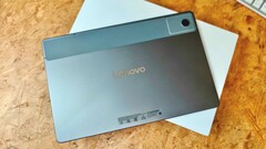 Lenovo Tab K12 bardzo przypomina inny tablet Lenovo, ale nadal oferuje wystarczająco dużo, aby być interesującym