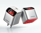 Ładowarka Ugreen X740 45W GaN ma inteligentny wyświetlacz ustawiony pod kątem.
