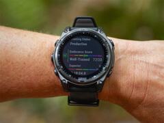Fenix 8 ma otrzymać dużą aktualizację jeszcze w tym sezonie z ponad 100 zmianami. (Źródło zdjęcia: Garmin)