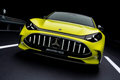 Nowy Mercedes-AMG GT 4-Door Coupe to pierwszy produkcyjny samochód elektryczny wykorzystujący trzy rewolucyjne silniki osiowe, zapewniające maksymalną moc do 1153 KM