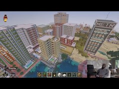 Mike Tomlin zbudował w Minecrafcie całe miasto, z gęstą miejską panoramą i szeroką gamą budynków.