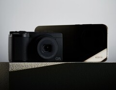 Realme GT 8 Pro to pierwszy smartfon współpracujący z aparatem Ricoh. (Źródło zdjęcia: Realme)