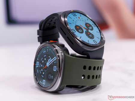 Samsung Galaxy Watch Ultra 2 w 2 kolorach (na zdjęciu)