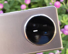 Honor wykorzysta Magic V5 do zaprezentowania nowego teleobiektywu 70 mm. (Źródło zdjęcia: fenibook)