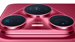 W uderzającej czerwieni: Huawei prezentuje moduł kamery Pura 80 Pro+ przed premierą. (Źródło zdjęcia: Huawei)