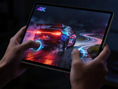 13-calowy tablet do gier Legion Y900 będzie wyposażony w procesor Snapdragon 8 Elite Gen 5. Na zdjęciu: zdjęcie promocyjne przedstawiające tablet z uruchomioną grą wyścigową. 