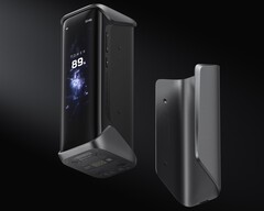 Power Bank Rapid Pro X ma duży wyświetlacz i obsługuje wymienne akcesoria. (Źródło obrazu: EcoFlow)