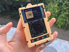 Oczekuje się, że DAP oparty na Raspberry Pi Zero z baterią o pojemności 4000 mAh (na zdjęciu) będzie działał od 10 do 14 godzin na jednym ładowaniu. (Źródło zdjęcia: u/Der6FingerJo via r/DigitalAudioPlayer)