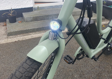 Światła z przodu - test roweru elektrycznego Touroll B2