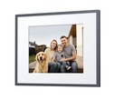 Ramka na zdjęcia Ugreen Gallery wyświetla zdjęcia na ekranie E Ink Spectra 6 o przekątnej 13,3 cala.