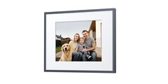 Ramka na zdjęcia Ugreen Gallery wyświetla zdjęcia na ekranie E Ink Spectra 6 o przekątnej 13,3 cala.
