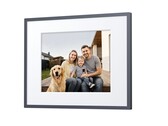 Ramka na zdjęcia Ugreen Gallery wyświetla zdjęcia na ekranie E Ink Spectra 6 o przekątnej 13,3 cala.