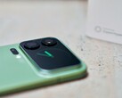 Xiaomi 17 Pro Max ma dość duży wyświetlacz z tyłu. Co można z nim zrobić? (Źródło obrazu: Notebookcheck)