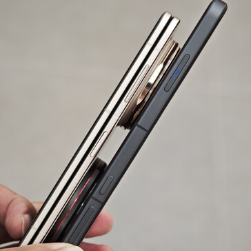 X200 Ultra i Magic V5, od prawej do lewej. (Źródło zdjęcia: Fenibook)