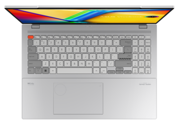Asus VivoBook Pro 16X 3D OLED - Silver - klawiatura i touchpad. (Źródło obrazu: Asus)