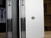 RedMagic Gaming Tablet 3 Pro będzie dostępny w dwóch wersjach kolorystycznych w momencie premiery. (Źródło zdjęcia: RedMagic)
