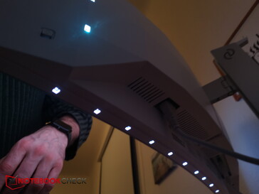 Diody LED są również zamontowane na dole
