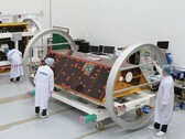 Narodowe Laboratorium Los Alamos opracowuje "prędkościomierz statku kosmicznego" w celu poprawy śledzenia satelitów na zatłoczonych orbitach. Na zdjęciu: Inżynierowie pracujący nad satelitą NASA GRACE-FO (źródło zdjęcia: NASA)