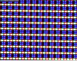 Wyraźne subpiksele OLED