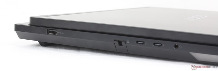 Po lewej: USB-A (10 Gb/s), RJ-45, 2x USB-C Thunderbolt 4 z DisplayPort 2.1 + Power Delivery 3.0 140 W), zestaw słuchawkowy 3,5 mm