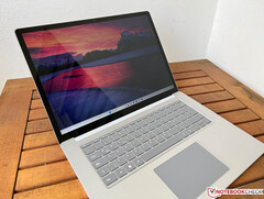 Seria Surface Laptop już dawno powinna zostać odświeżona, na zdjęciu Surface Laptop 5 15. (Źródło zdjęcia: Notebookcheck)