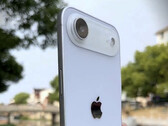 IPhone 17 Air może oferować ładowanie MagSafe i opcjonalne akcesorium do rozbudowy baterii. (Źródło zdjęcia: Majin Bu)
