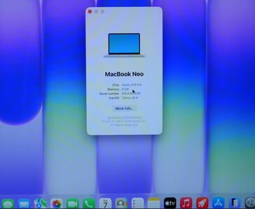 Okno About This Mac na MacBooku Neo pokazuje układ Apple A18 Pro, 8 GB pamięci i macOS Tahoe 26.4