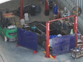 Ujęcia z drona przedstawiające Teslę Cybertruck potwierdzają, że testy zderzeniowe są przynajmniej częściowo w toku. (Źródło zdjęcia: @JoeTegtmeyer na X)