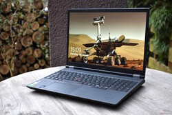W recenzji: Lenovo ThinkPad P16, dostarczony przez Lenovo.