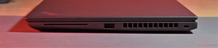 rechts: Smartcard, USB A 3.2 Gen 2, Kensington Lock