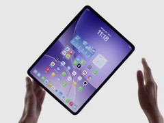 Oppo Pad 5 ma stosunkowo wąskie ramki wyświetlacza ze wszystkich stron. (Źródło zdjęcia: Oppo) 