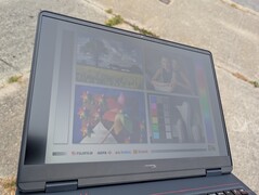 Na świeżym powietrzu przy jasnym, zachmurzonym niebie