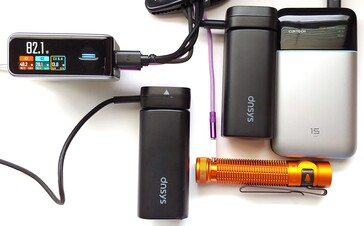 W jednym z testów Cuktech generował moc 82,1 W podczas jednoczesnego ładowania czterech urządzeń.