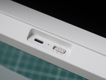 Przełącznik łączności Lemokey P2 HE i port USB-C