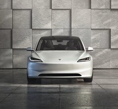 Elektryczna Tesla Model 3 (źródło zdjęcia: Tesla)