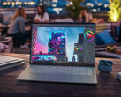 Yoga Slim 7i Ultra Aura Edition to ultralekki 14-calowy laptop. (Źródło zdjęcia: Lenovo)