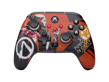 Kontroler Borderlands 4 ma pomarańczowo-czarną kolorystykę z malowidłami ściennymi i logo zaczerpniętymi z gry. (Źródło obrazu: PowerA)
