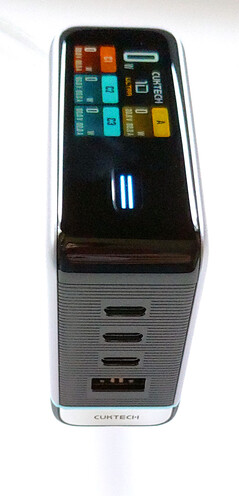 Widok górnej i przedniej strony.