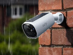 Kamera eufyCam E40 (na zdjęciu) firmy Anker z panelem słonecznym została wprowadzona na rynek europejski. (Źródło zdjęcia: eufy)