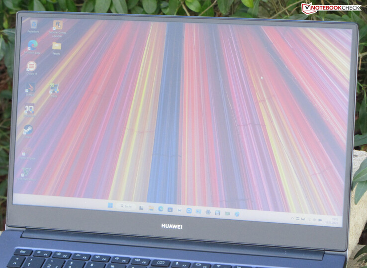 MateBook na zewnątrz