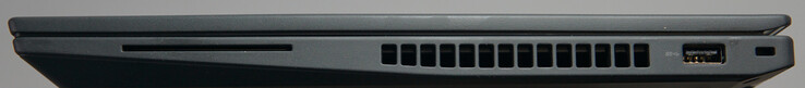 Złącza po prawej stronie: Czytnik SmartCard, USB-A (5 Gbit/s), Kensington Lock